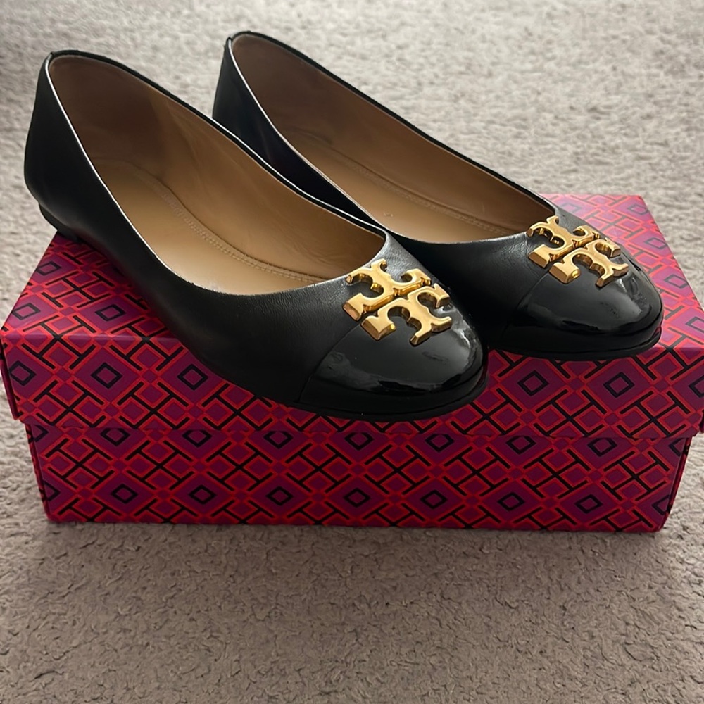 Tory Burch Everly Ballet Napa Leather/Patent Leather size 8